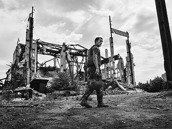 Bilder der Zerst&ouml;rung in einem vergessenen Krieg mitten in Europa. Foto: Till Mayer