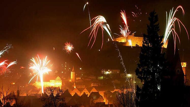 Funkenregen mit Krawumm als Geschenk. Es hat auch Vorteile, an Silvester Geburtstag zu haben. Foto: Archiv