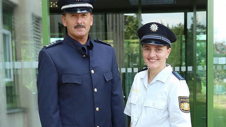 Auch Werner Rebhan, Vizechef der Polizei Bamberg-Land, und Melanie Nüßlein von der Polizei Stadt gehören zu den Testern der neuen Uniformen.  Foto: Barbara Herbst