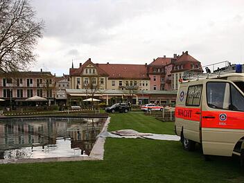Wie starb die 83-jährige Frau, die im Springbrunnen im Rosengarten in Bad Kissingen am Karfreitag lag? Eine Obduktion soll jetzt Aufschluss geben. Foto: Paul Ziegler
