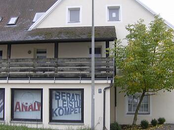 Der Gemeinderat Weißenohe sagte Ja zu Asylbewerbern im "Beck'n Haus".  Foto: Petra Malbrich