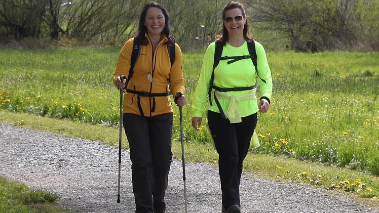 Auch die BR-Redakteurinnen Dagmar Besand (links) und Christine Fischer legten die 42,8 Kilometer zurück.