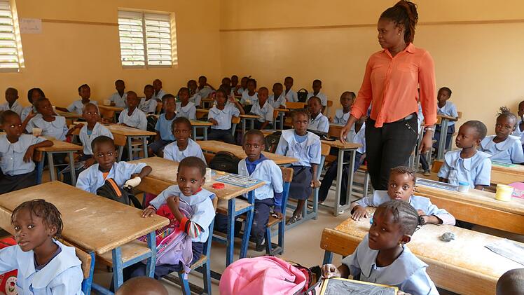 Die kleinen Schüler in Peycouck sind mit Lerneifer und Disziplin im Unterricht dabei. Foto: Marion Krüger-Hundrup