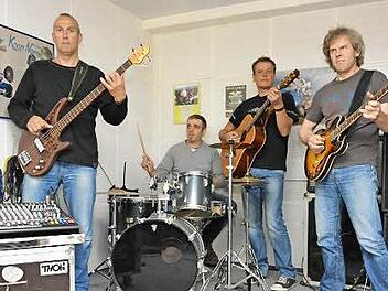 Vor 35 Jahren fingen sie an (von links): Willi Kirchner, Frank Wehner, Wolfgang Markart und Johann Kaiser. Foto: Björn Hein