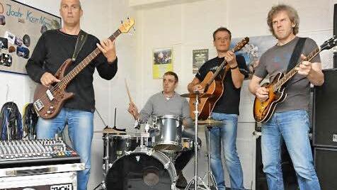 Vor 35 Jahren fingen sie an (von links): Willi Kirchner, Frank Wehner, Wolfgang Markart und Johann Kaiser. Foto: Björn Hein
