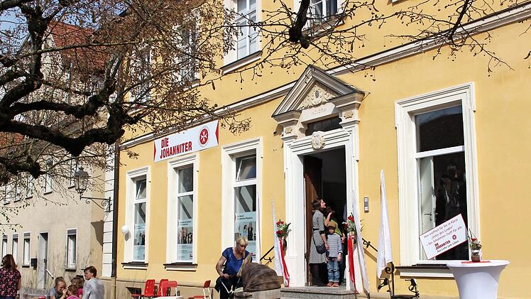 Der Johanniter-Treff "Unter den Linden" ist seit April 2017 eine feste Einrichtung und zentrale Anlaufstelle in der Schlüsselfelder Altstadt. In diesem Jahr kam ein Hol- und Bringdienst dazu.  Foto: Evi Seeger/Archiv