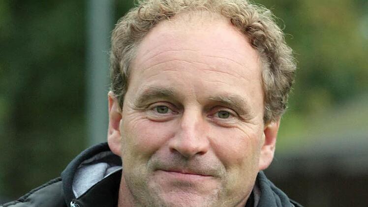 Der ASV Niederndorf und Trainer Hans-Jürgen Heidenreich dehnen die vorerst nur bis zum Winter vereinbarte Zusammenarbeit bis zum Ende der Saison aus.  Foto: anpfiff.info