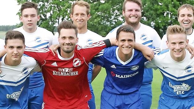 Viel vorgenommen haben sich die Spfr. Unterpreppach mit ihren beiden Mannschaften f&uuml;r die kommende Saison, was elf Neuzug&auml;nge unterstreichen, hinten v.&nbsp;l.: Spielertrainer Konstantin K&ouml;rner (vom FC Rentweinsdorf), Christian Griebel, Nils Hohmann, Joseph Wei&szlig; (alle TV Ebern), Benjamin J&auml;ger (FC Rentweinsdorf), Jonas Ludewig (TV Ebern), Vorstand Dominik Pr&auml;ger; vorn v.&nbsp;l.: Florian Koch (TV Ebern), Pascal Z&uuml;rl (FC Rentweinsdorf), Philipp Ebert (TV Ebern U19), Fabian Fuchs (TV Ebern). Auf dem Bild...