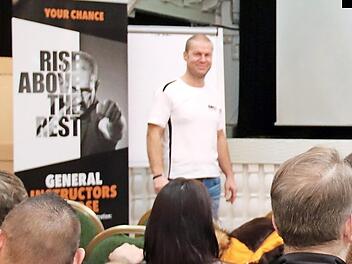 Matthias Birkner sprach vor Krav-Maga-Trainern aus ganz Deutschland. Foto: Johanna Blum