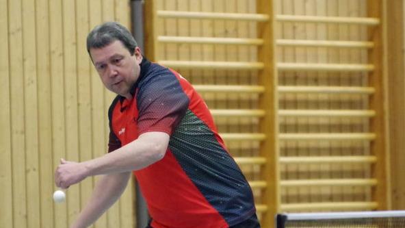 Beim 8:8 des TSV Teuschnitz II im Relegationsspiel gegen den SV Langenau blieb Hans-Jürgen Martin (Bild) im Doppel mit Benjamin Gratzke und in seinen zwei Einzeln unbezwungen.  Foto: Hans Franz