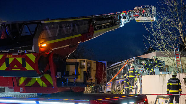 Wohnhausbrand in Hofheim: 100.000 Euro Schaden - Kripo ermittelt