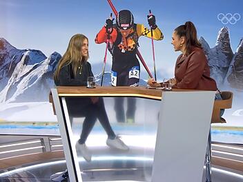 Esther Sedlaczek (r.) und Gela Allmann freuen sich &uuml;ber Platz vier f&uuml;r Tatjana Paller