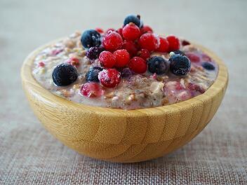 Overnight Oats sorgen für ein gesundes und entspanntes Frühstück.