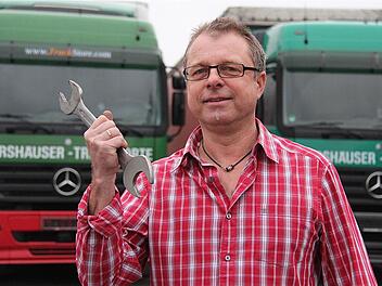 Frank Diemer arbeitet seit 25 Jahren im Betrieb Morshäuser und liebt die Vielseitigkeit von Büro und Werkstatt. Foto: Gerd Schaar