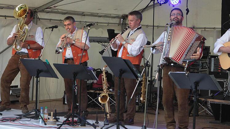 Die Rhönland-Band sorgt für Stimmung