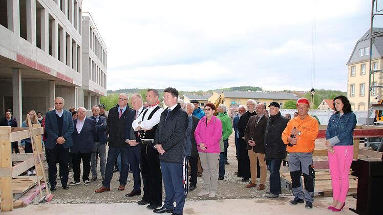 Die Gäste beim Richtfest Thomas Malz