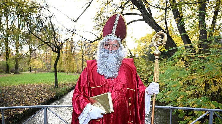 Hochkonjunktur für Nikolaus und Weihnachtsmann: die Advents- und Weihnachtszeit
