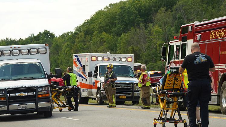 Mehrere Tote bei Busunfall in New York