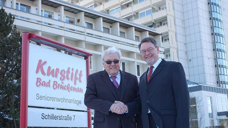 Führungswechsel im Trägerverein Kurstift: Edmund Wilhelm ist der neue Vereinsvorsitzende. Er führt die Aufgaben von Walter Rundler weiter, der sich über vier Jahrzehnte im Vorstand ehrenamtlich engagiert hat. Foto: Ursula Lippold