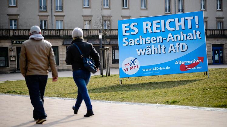 In Sachsen-Anhalt hat es für die AfD mehr als nur für den Einzug in den Landtag gereicht: Auf 24,2 Prozent der Stimmen kam die noch junge Partei. Viele der Politiker aus dem Landkreis zeigen sich auch angesichts der anderen beiden Wahl-Ergebnisse geschockt. Foto: dpa/Archiv
