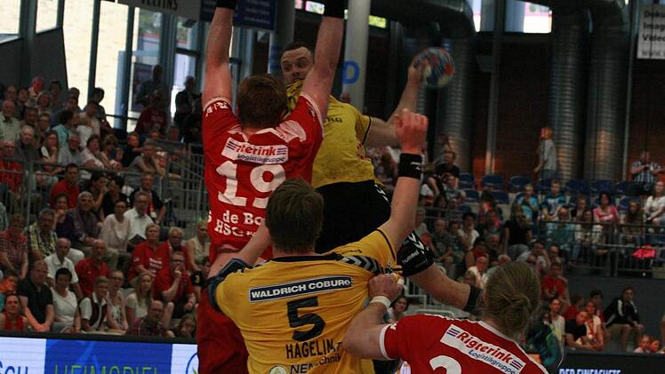 Florian Billek und seine Teamkollegen müssen nicht auf die Konkurrenz schauen. Der HSC hat im Aufstiegszweikampf alle Trümpfe in der Hand.  Foto: Iris Bilek