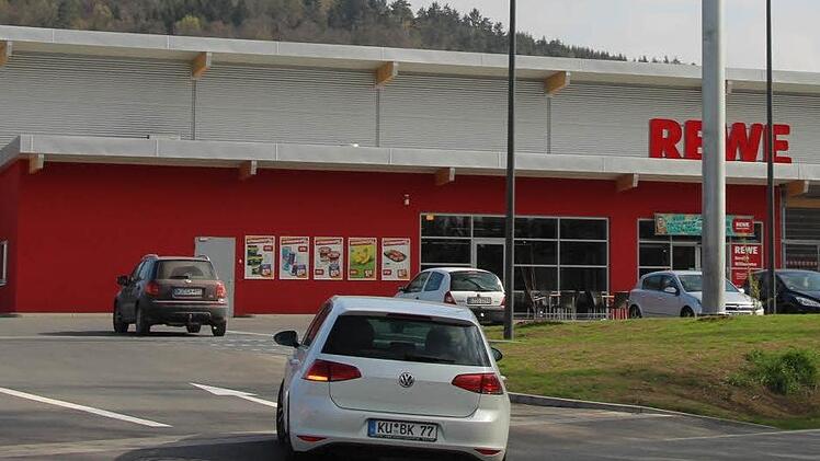 ... in Ludwigschorgast sind die Preisschilder digital. Fotos: Matthias Beetz