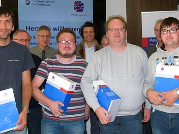 Hoch motiviert starten (v.l.) Christian, Ronny, Philipp und Markus den neuen Zertifikatslehrgang.  Fotos: Marion Krüger-Hundrup