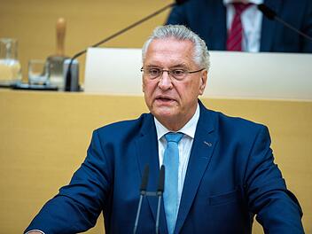 Der ehemalige Gr&uuml;nen-Parteichef Cem &Ouml;zdemir  hat eine Morddrohung in Form einer Todesliste erhalten. Foto: Michael Kappeler/dpa