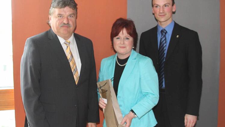 Die SPD - rechts der neue Fraktionsvorsitzende Simon Moritz - schickt als stellvertretende Landrätin wieder Christina Flauder ins Rennen.