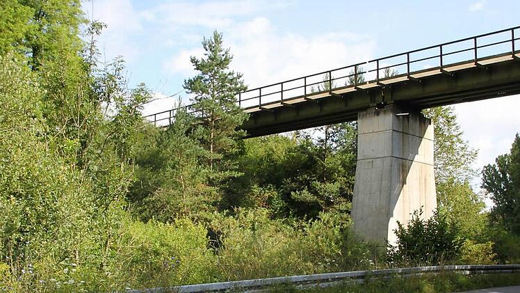 Der Talweg mit der ersten Talbr&uuml;cke Foto: Thomas Malz