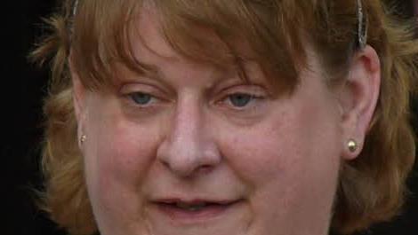 Annette Schäfer, Kreisheimatpflegerin: "Als ich 1992 aus Regensburg zum Studium nach Würzburg kam, wusste ich noch nicht, dass mir Franken einmal zur Heimat werden würde. Mittlerweile kann ich verstehen, warum die Menschen hier so glücklich sind. Fränkisches "savoir vivre" hat eine Leichtigkeit, die man an vielen anderen Orten suchen muss. Das liegt an den wunderbaren abwechslungsreichen Landschaften, den vielen Möglichkeiten, das Leben zu genießen und den unzähligen liebenswerten Menschen, d...