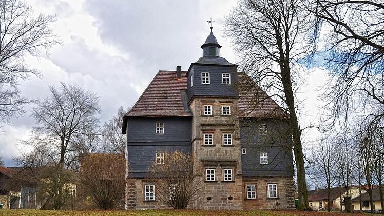 Das ehemalige Wasserschloss in Moggenbrunn stammt aus dem 16. Jahrhundert.