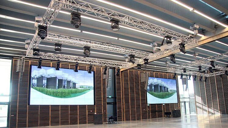 Impressionen von der Einweihung des "Halftime"     Foto: Richard Sänger