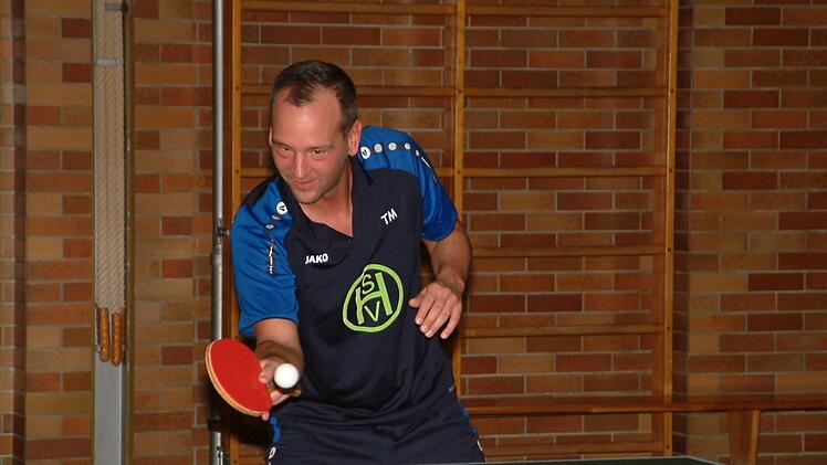 Zu einem unerwartet klaren Heimerfolg kam der SV Hummendorf gegen den TTC Köditz in der Bezirksliga und unterstrich damit seinen guten dritten Tabellenplatz. Beim 9:2-Sieg blieb SV-Spitzenspieler Tobias Meußgeier (Bild) in seinen beiden Einzeln und im Doppel mit Klaus Trukenbrod unbezwungen.  Foto: Hans Franz