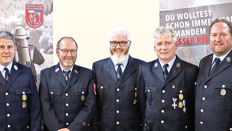 Feuerwehrf&uuml;hrung und Vorstandsteam: Kommandant Michael Kuhn, stellvertretender Kommandant Sebastian Thein, Matthias Lieblein, Dominik Mohr, Reiner Kuhn, Thorsten Duda, Alexander B&ouml;se