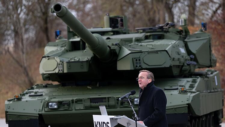 Roll-Out Leopard 2A8 und Panzerhaubitze 2000