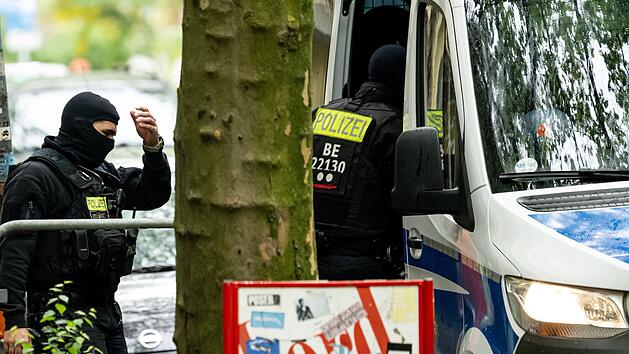 Razzia gegen Erpressungs-Kriminalit&auml;t und Schusswaffen
