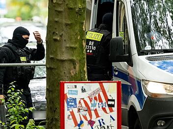 Razzia gegen Erpressungs-Kriminalit&auml;t und Schusswaffen