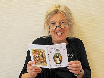 Elisabeth Meisinger präsentiert ihr neues Büchlein, das sich der Kulinarik zur Reformationszeit widmet. Carolin Herrmann