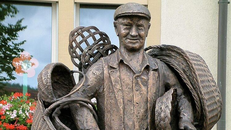 Das fünftägige Kirchweihfest in Sand hat eine langjährige Tradition. Fotos: Alfons Beuerlein