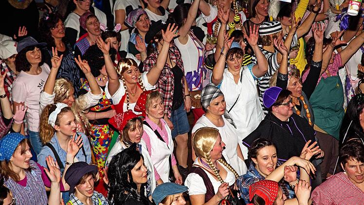 Impressionen vom Michelauer Altweiberfasching