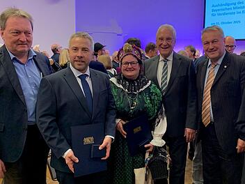 Ehrenamtliches Engagement: Innenminister ehrt zwei Mistelgauer