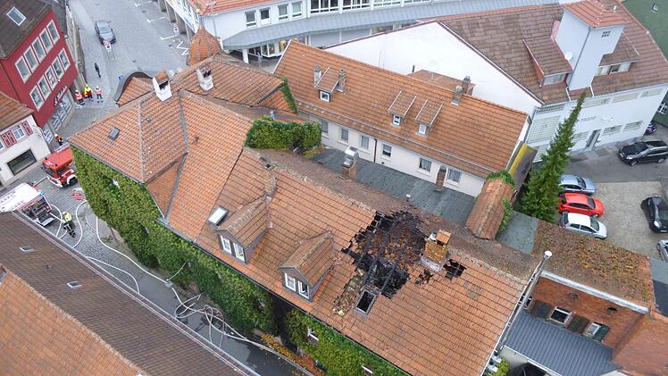 Die Luftaufnahme zeigt das Ausmaß des Brandes.  Foto: Feuerwehr Kronach