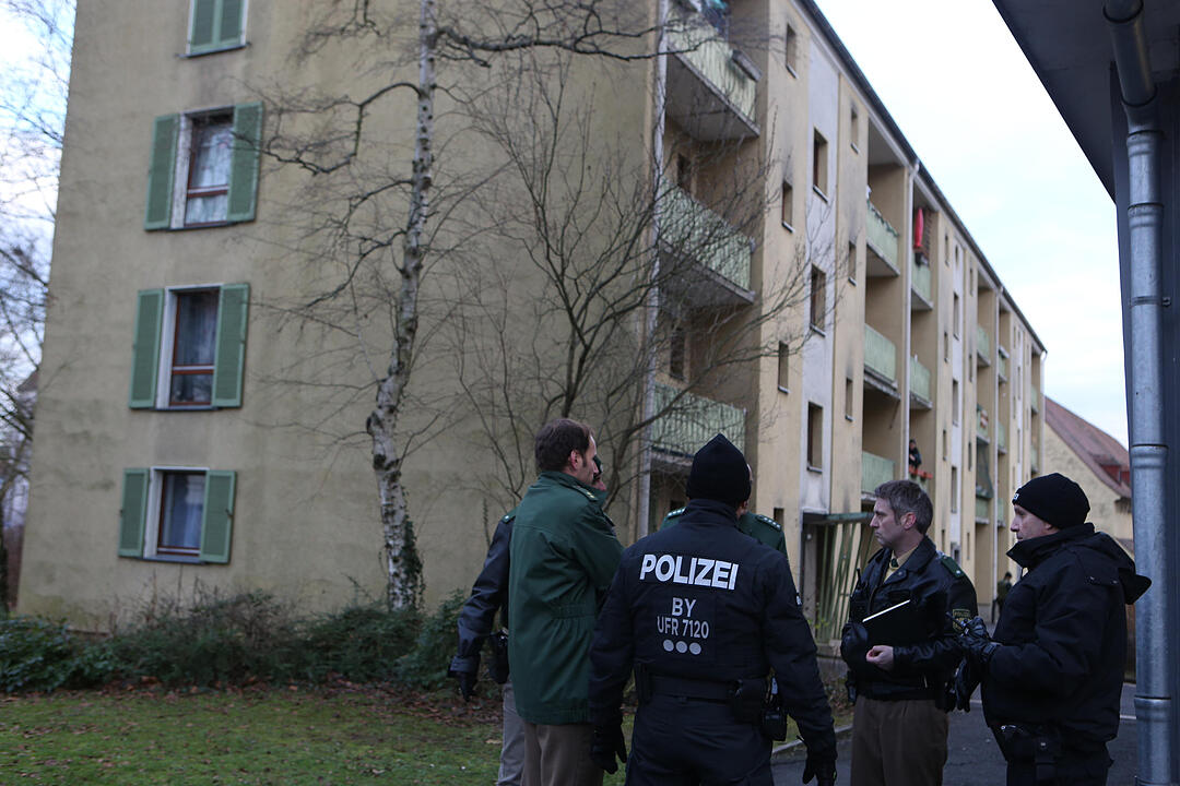SEK-EInsatz in Schweinfurt unblutig beendet - Zwei Schuetzen festgenommen