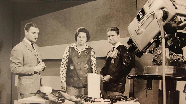 Harry Valerien (links) lud die Weltmeister Gerd Kümmet (Luftgewehr) und Gräfin Elisabeth von Soden (Wurfscheibenschießen) ins Aktuelle Sportstudio des ZDF ein.  Foto: privat