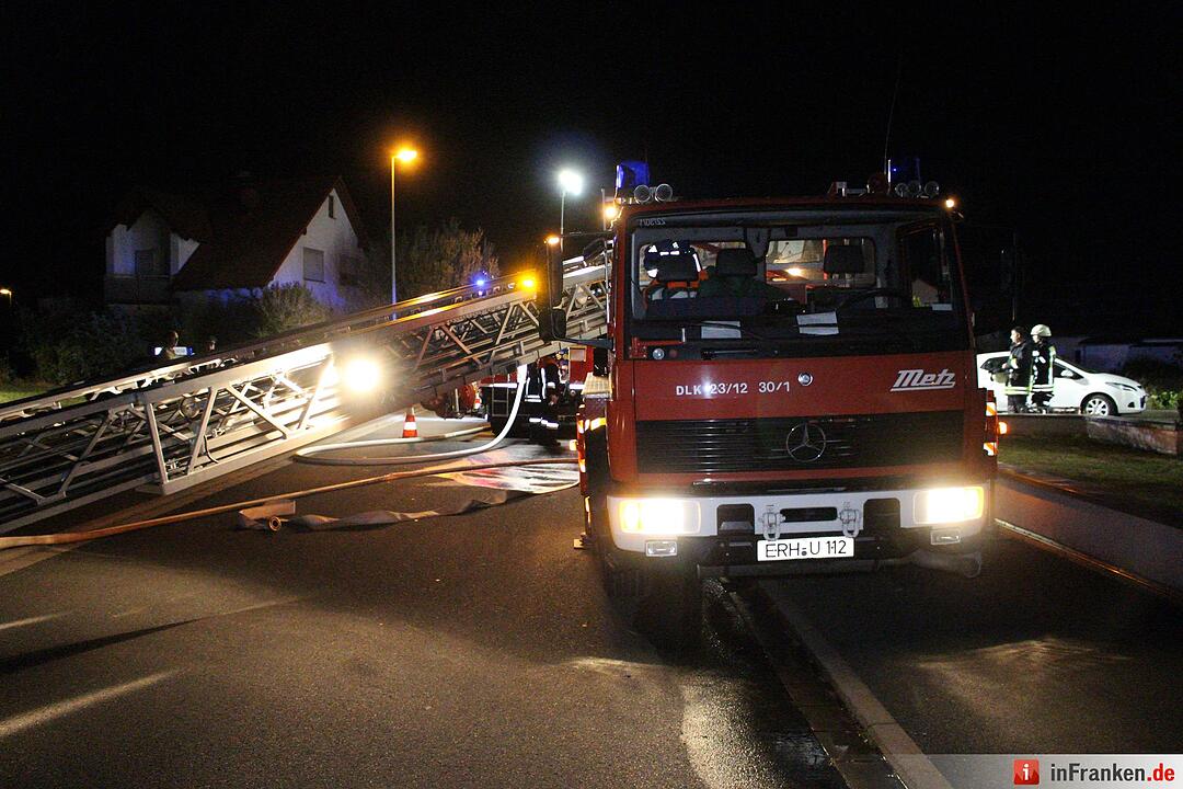 Anbau von Garage in Vollbrand