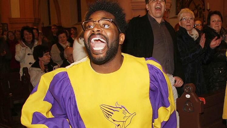 Die Glory Gospels Singers nahmen das Publikum mit. Foto: Sonja Adam