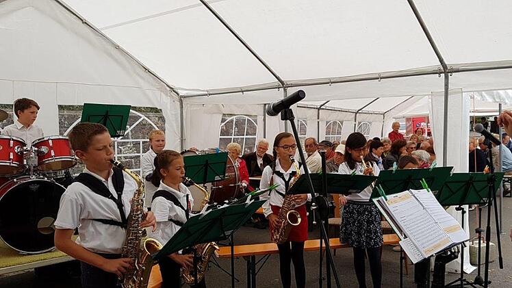 Zahlreiche Musikkapellen traten beim Wilden Sommer in Wildflecken auf.Steffen Fröhlich