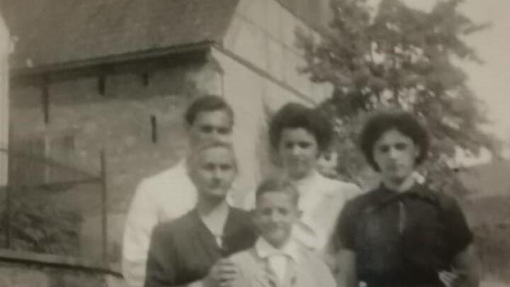 Nach der Flucht fand Maria Altmann 1945 mit ihren Kindern Gerd, Annemarie und Maria sowie Enkel Reiner eine neue Heimat in Feuerthal.