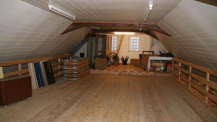 Durch die Eigenleistung der Züchter wurde der Dehler-Saal ausgebaut. Wichtige Schauen können nun auf zwei Etagen stattfinden.